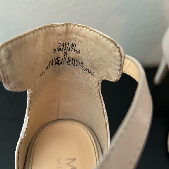 Michael Shannon Women's Beige Heels - Picture 9 of 9